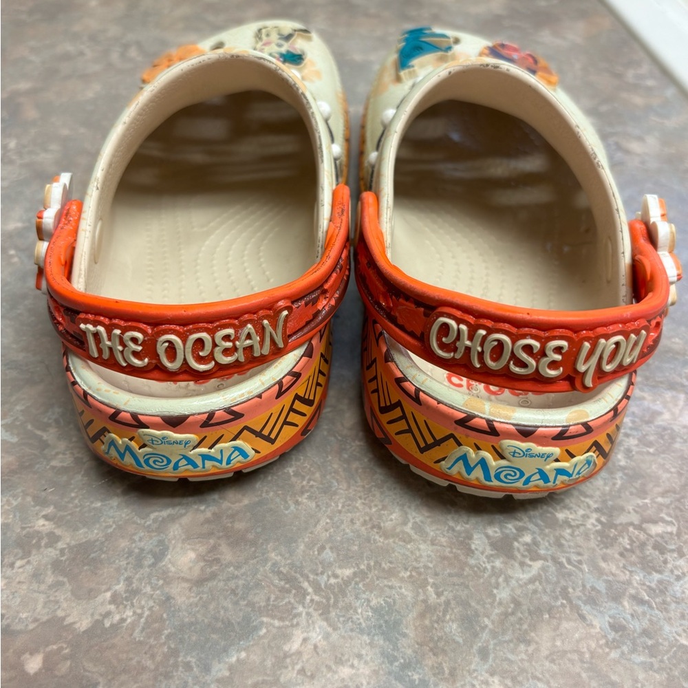 CROCS Kids Moana-Themed Beige Clogs with Orange Strap - Picture 2 of 3